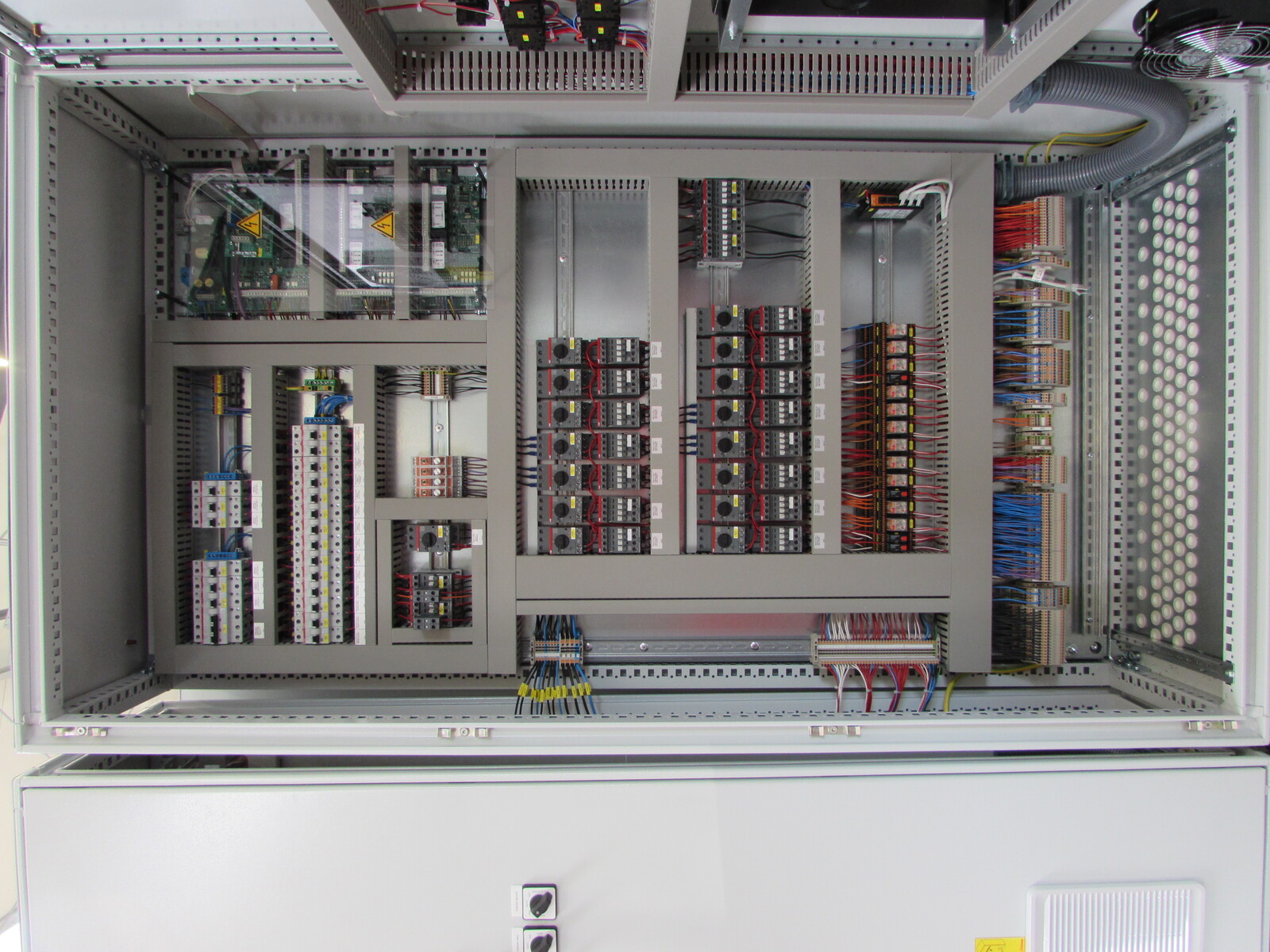 Control cabinet natura Primus Viper internallz